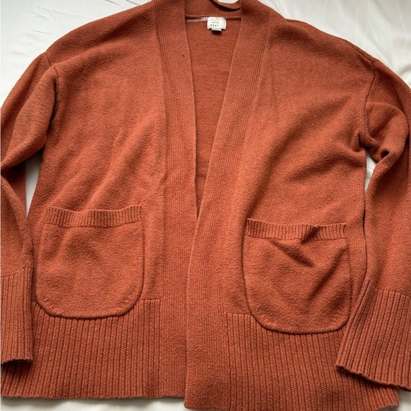 Cardigan - Picture 2 of 5